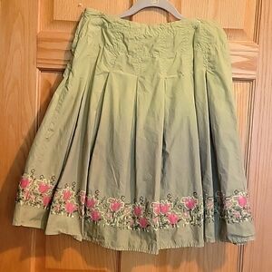 Talbot Embroidered Bottom Pleated Skirt